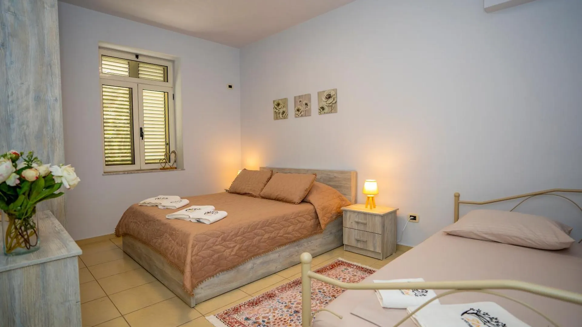 Zoi Apartment شكودر