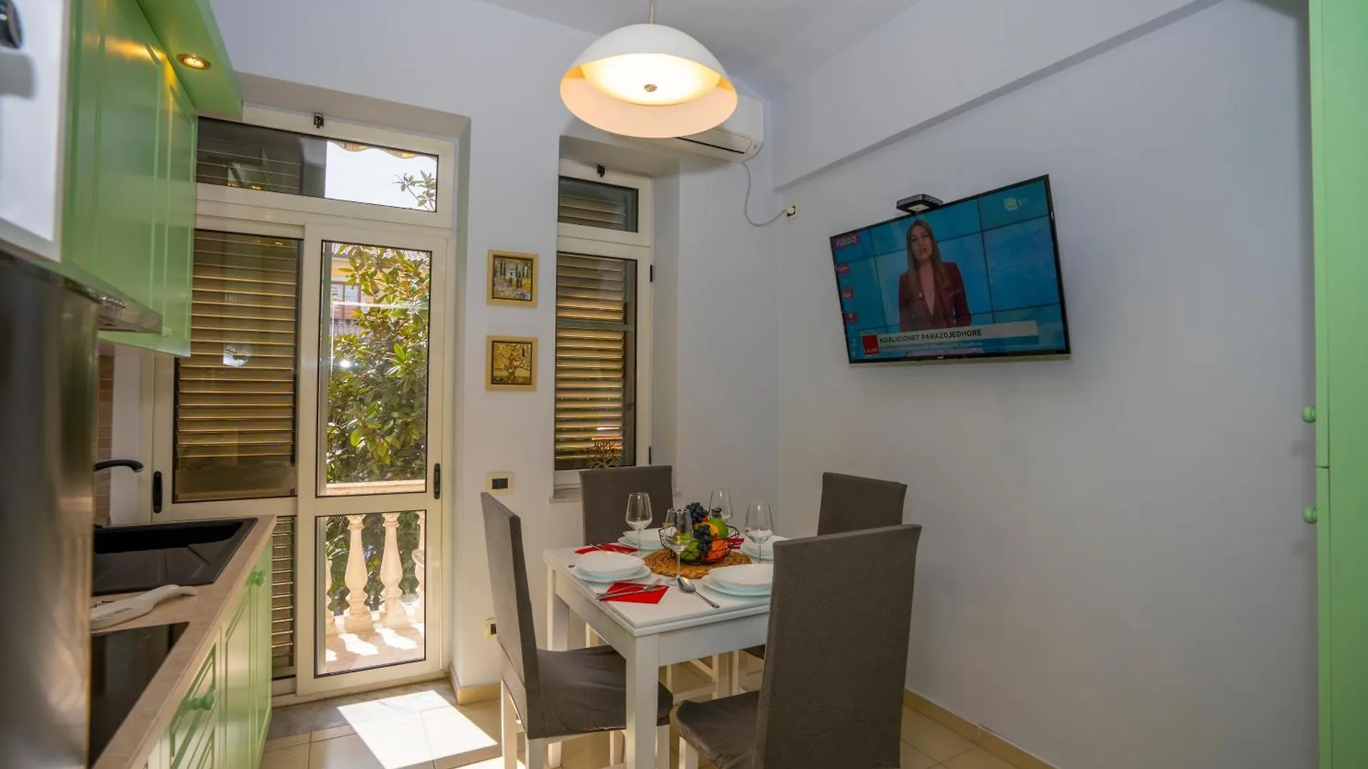 Zoi Apartment شكودر